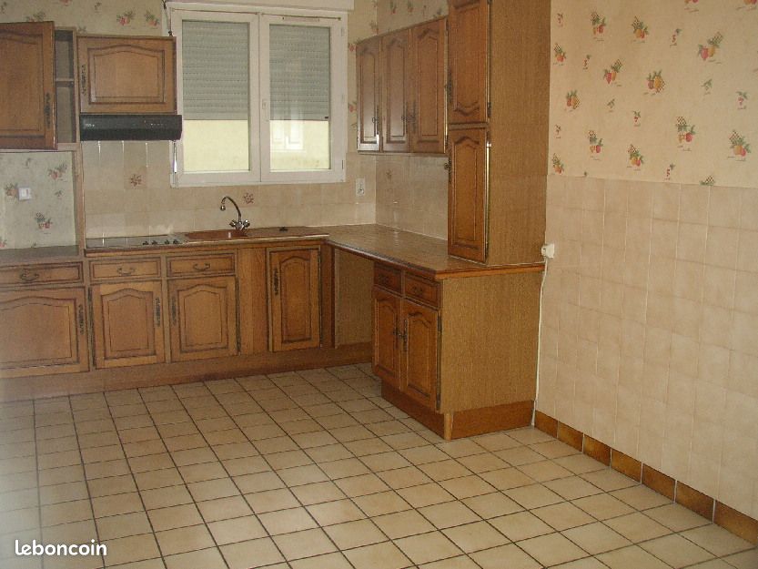 Parking 5 pièces 93 m² · à Artix · 93 m² · 960 €