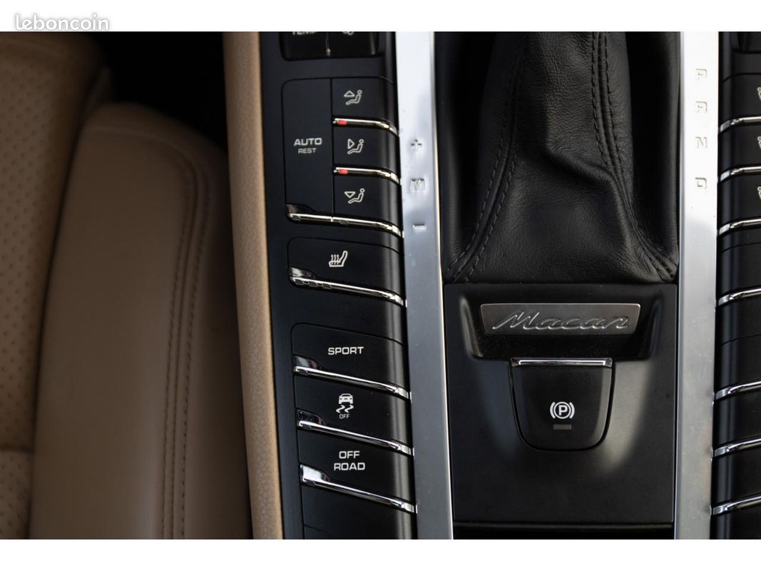 PORSCHE MACAN 3.0i V6 - 354 - BV PDK PHASE 2 / CARPLAY / Échappement sport / toit panoramique (image 16)