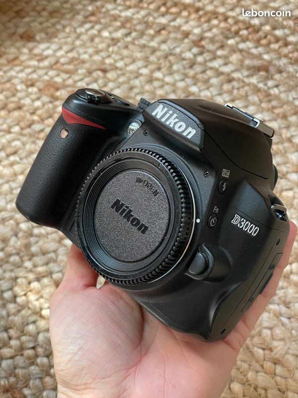 Set complet D300s NIKON: boitier, 2 objectifs, flash, fourre, sac