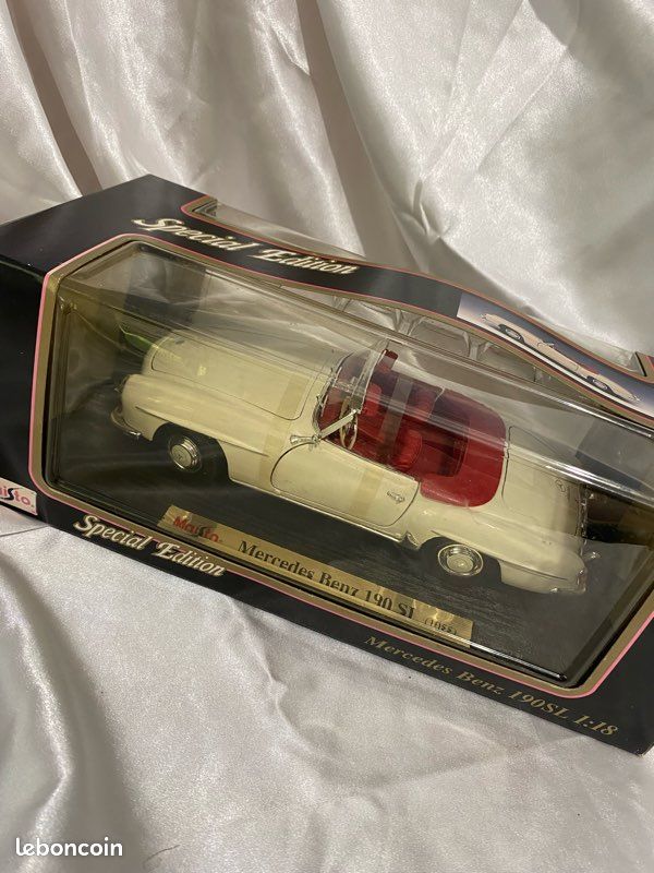 Maisto Mercedes Classe SL Cabriolet 1/18 Grise - Miniature Neuve En Boîte