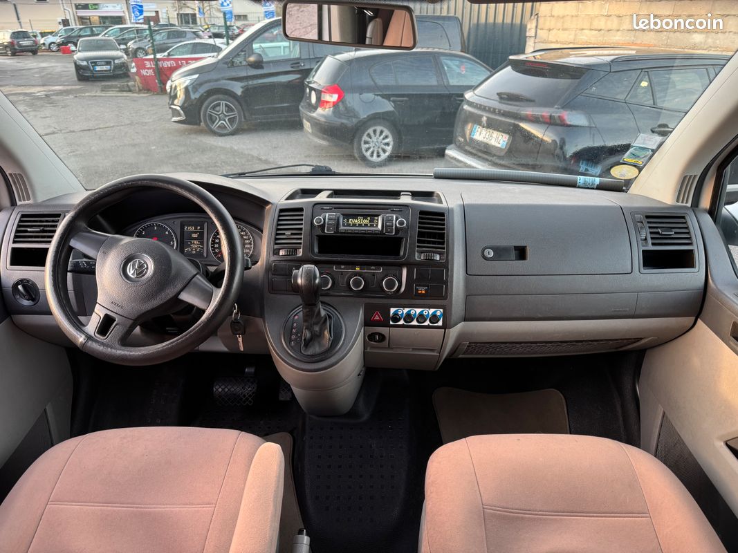 VOLKSWAGEN Transporter T5 Phase 2 2.0 TDI 16V DSG7 140 cv Boîte auto / DIESEL / EX AMBULANCE / MOTEUR 140 000 KMS FACTURE (image 4)