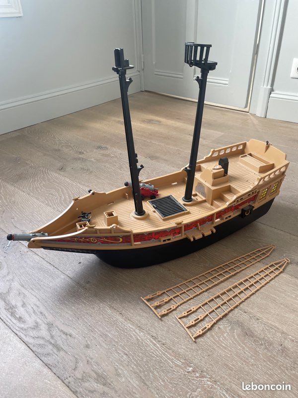 Playmobil bateau pirate (image 1)