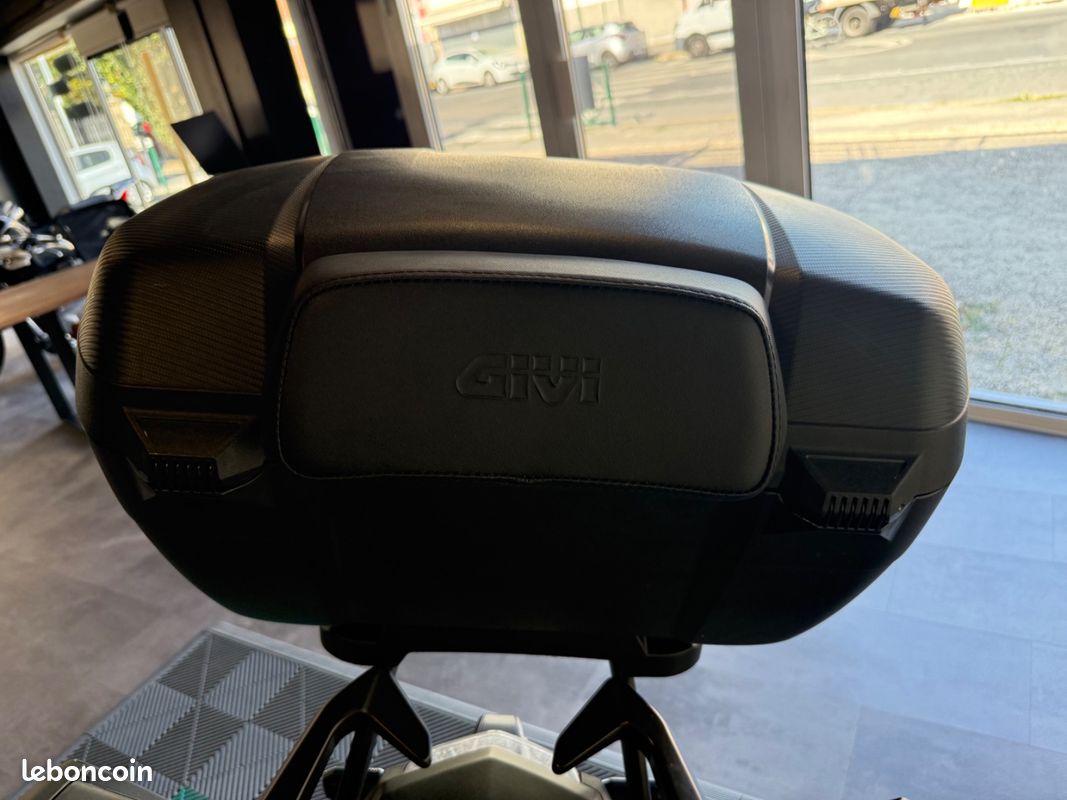 Suzuki GSX-S 1000 GT - 1ère main / GPS Tomtom / Bagagerie / Bulle haute Ermax (image 28)