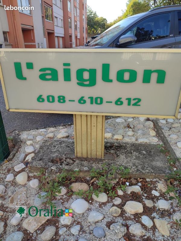 Parking 12 m² · à Villefranche-sur-Saône · 12 m² · 72 €/mois
