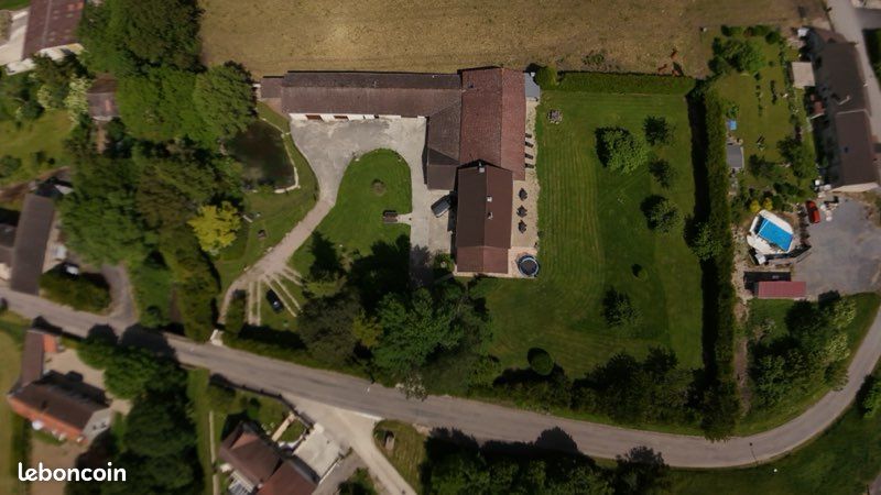 Maison 18 pièces 998 m² · à Leuvrigny · 998 m² · 790 000 €