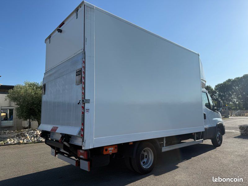 28990ht Iveco Daily 35c18 22m3 hayon (image 3)