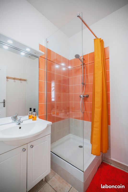 Appartement Courbaril Charmant et spacieux T3 en bord de mer accès direct plage (image 9)