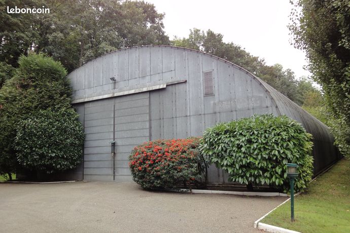 Location Parking sous Hangar