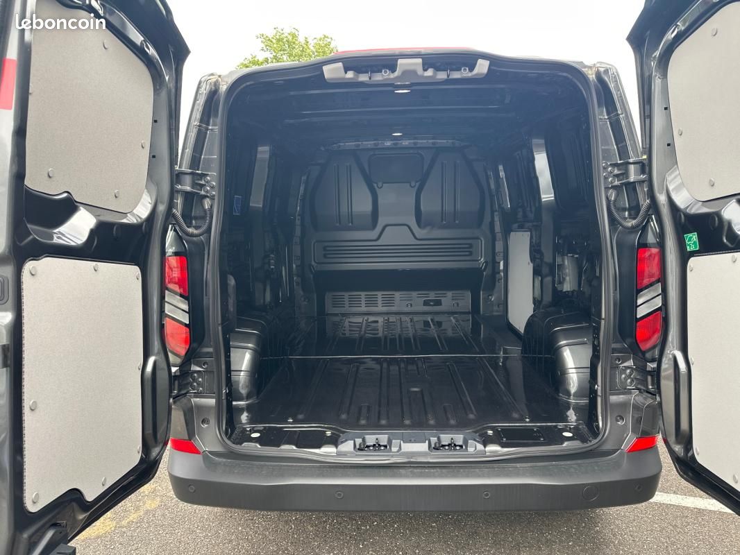 Ford Transit Custom FOURGON FGN 320 L1H1 2.0 ECOBLUE 170 CH BVA8 TREND (image 7)