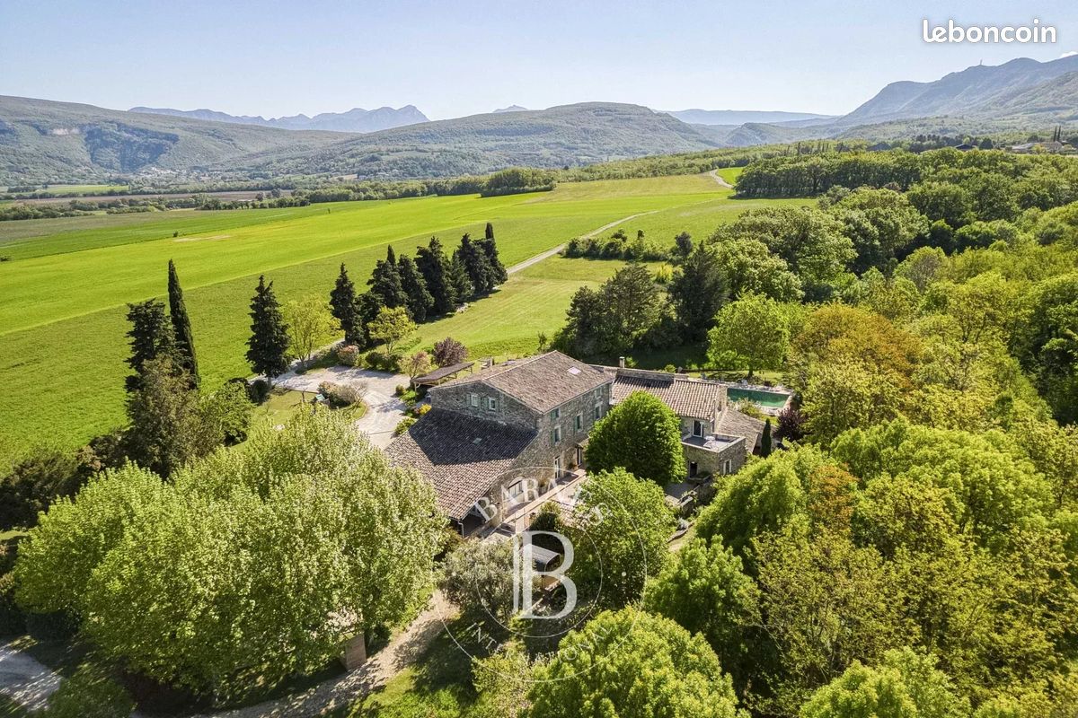 Maison 20 pièces 750 m² · à La Bégude-de-Mazenc · 750 m² · 1 760 000 €