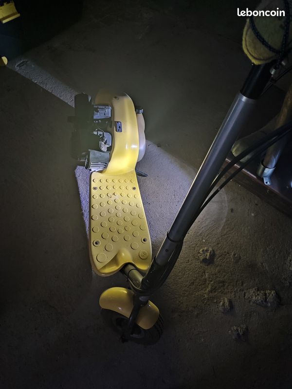 Trotinette a moteur thermique BALTINO scooter (image 1)