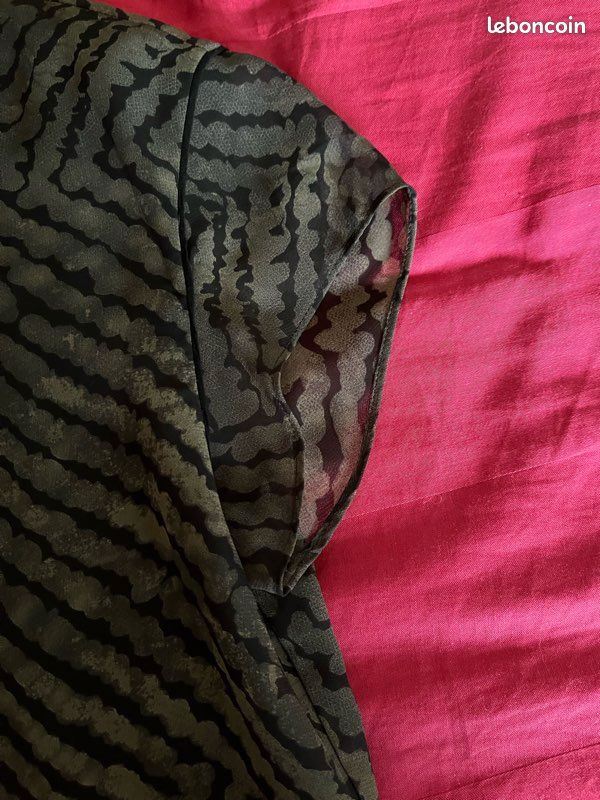 Vends haut noir femme (image 5)