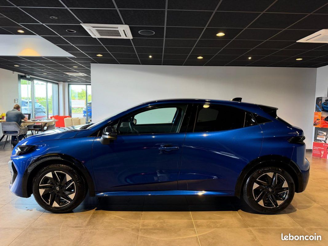 Renault clio techno full hybrid e-tech 160 pack safety / driving / parking (image 21)