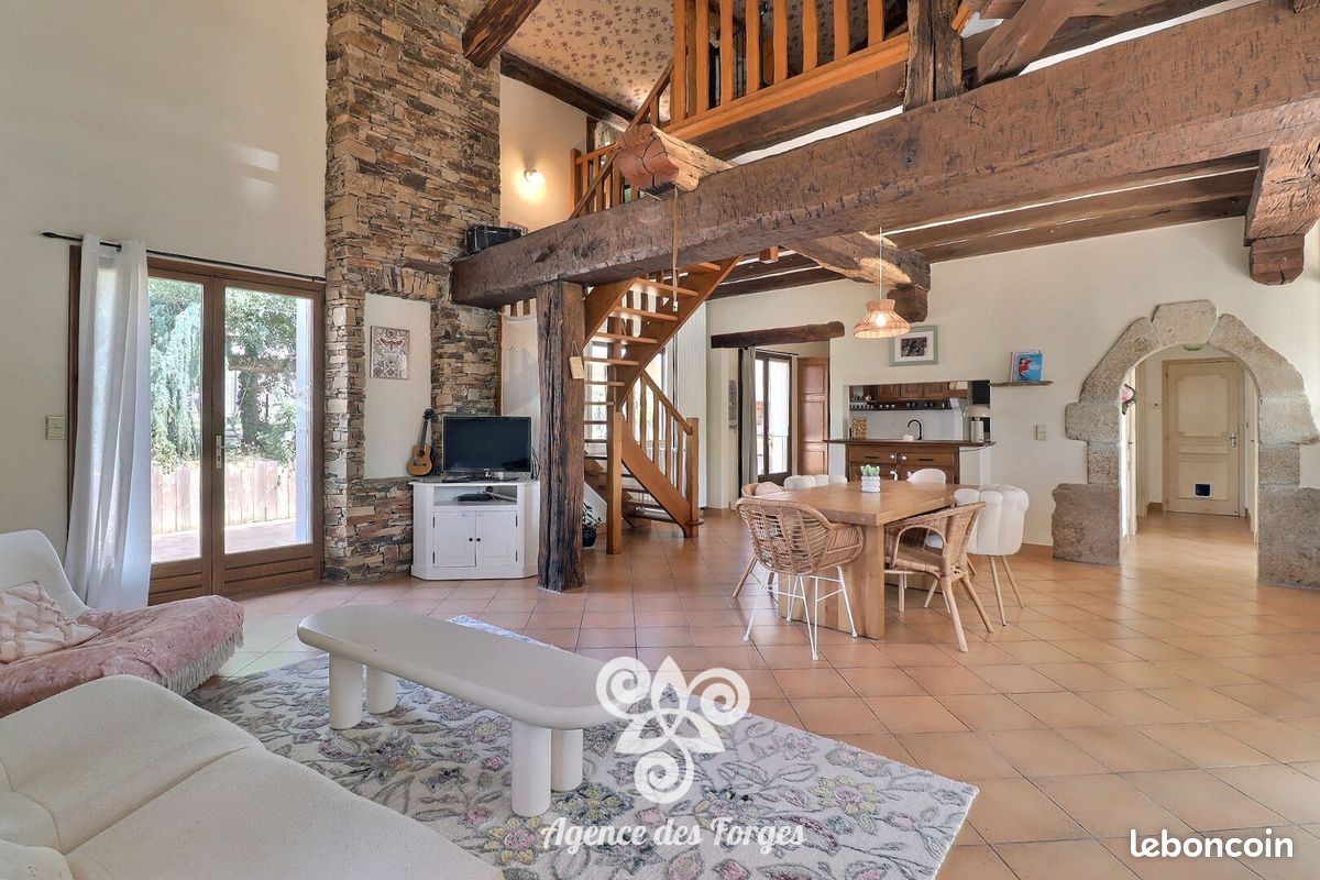 Maison 5 pièces 167 m² · à Le Landreau · 167 m² · 304 000 €