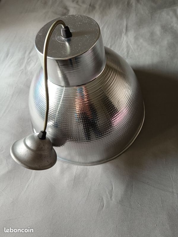 Suspension (image 1)