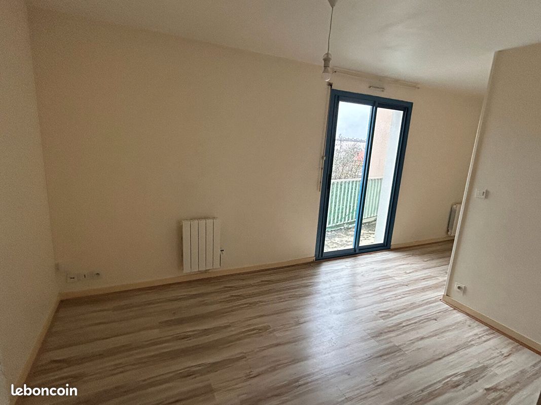 Studio 1 pièce 29 m² - Poitiers 86000 (image principale 0)