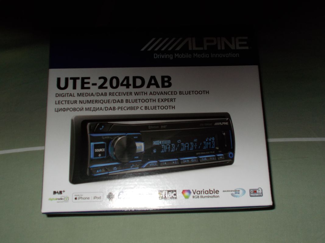 1 ALPINE UTE-204DAB autoradio 1 din numérique média stéréo
