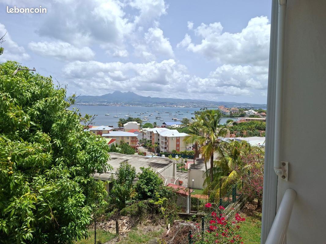 Appartement 2 pièces 42 m² · à Les Trois-Îlets · 42 m² · 895 €