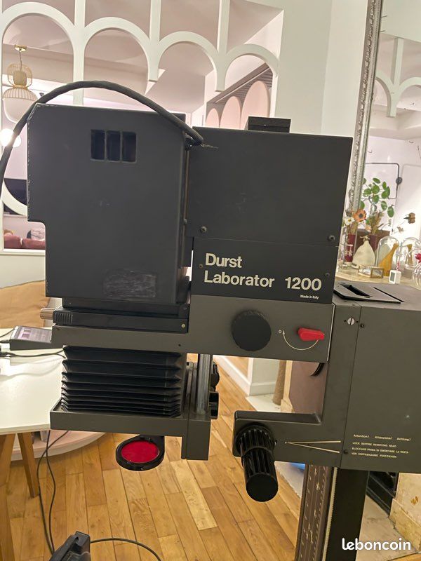 Utlsaton de base d'un agrandsseur Omega Pro-Lab 4x5 au cégep du