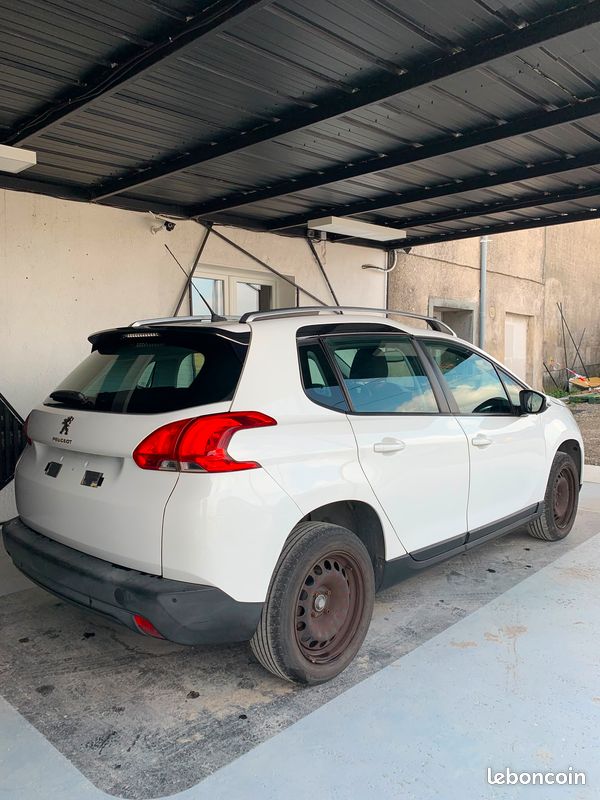 Peugeot 2008 1.2 VTI Active distribution a jour garanti (image 7)