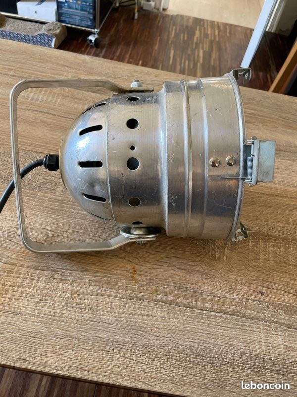 Spot (image 2)