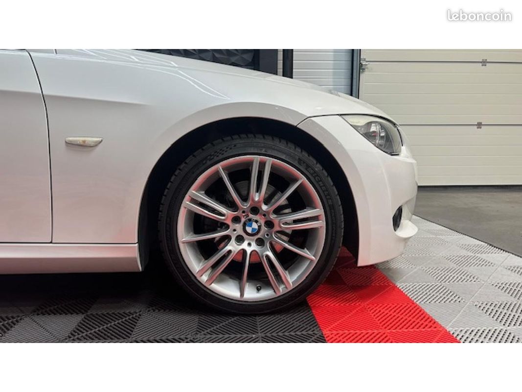 BMW SERIE 3 320d xDrive Coupé Edition M Sport 2.0 184CH GARANTIE 12 MOIS (image 13)