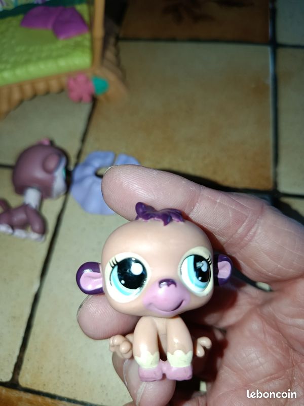 Little pet shop bungalow (image 7)
