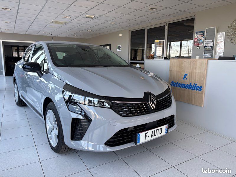 Renault clio 5 Neuve Blue DCI 100ch Évolution disponible Garantie 12/2028 (image 1)