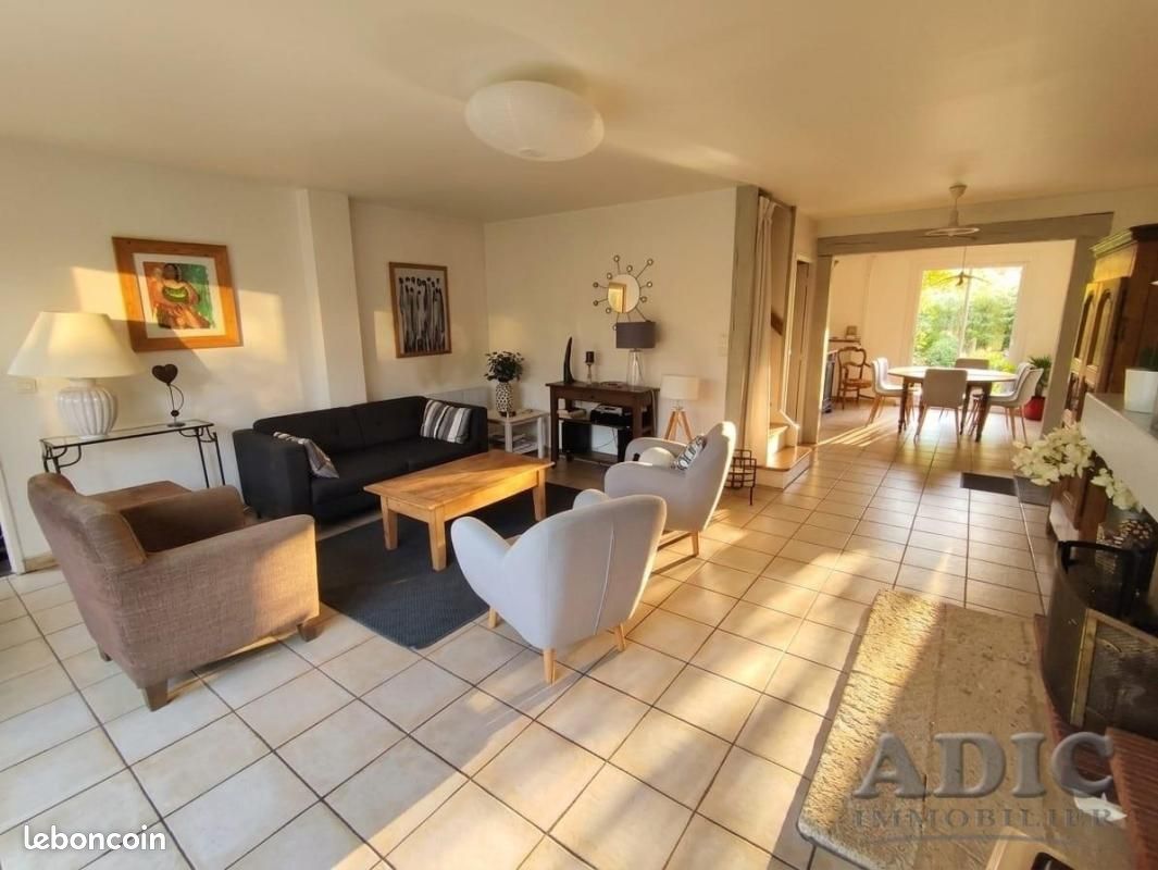 Maison 8 pièces 162 m² · à Othis · 162 m² · 369 000 €