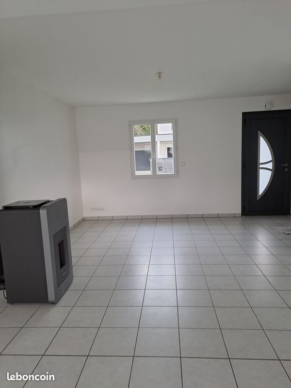 Maison 5 pièces 98 m² · à Rainneville · 98 m² · 1 015 €/mois