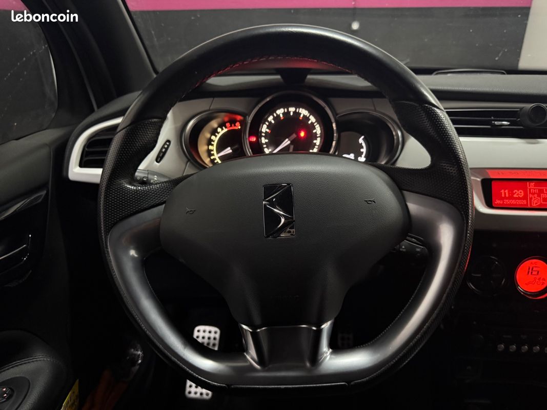 CITROEN DS3 e-HDi 115 Airdream Sport Chic *DISTRIBUTION CHANGEE*ENTRETIEN A JOUR (image 17)