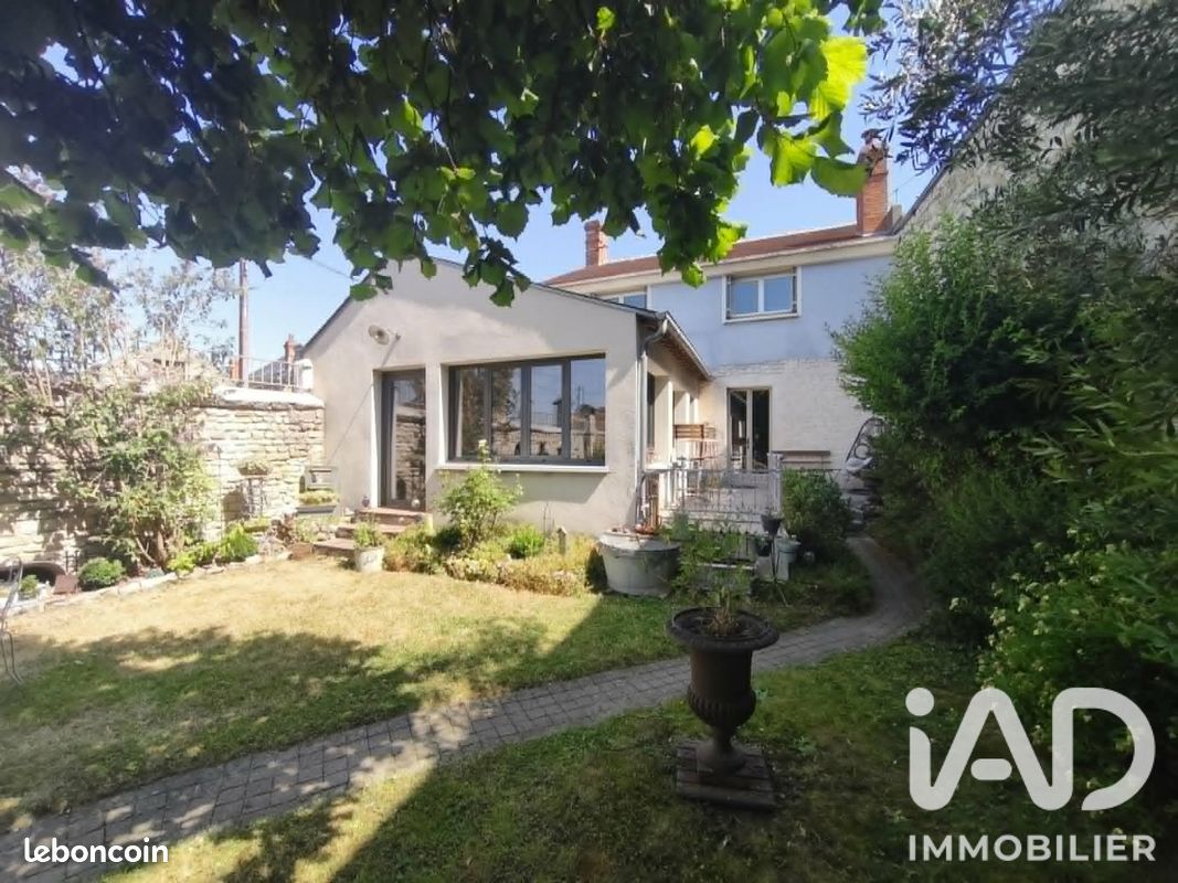 Maison 6 pièces 142 m² · à Boynes · 142 m² · 179 000 €