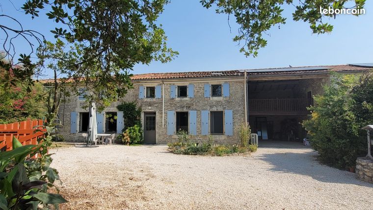 Maison 9 pièces 230 m²