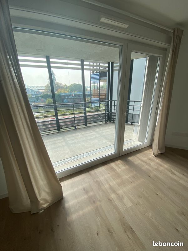 Parking 79 m² · à Saint-André-lez-Lille · 78,8 m² · 1 085 €/mois