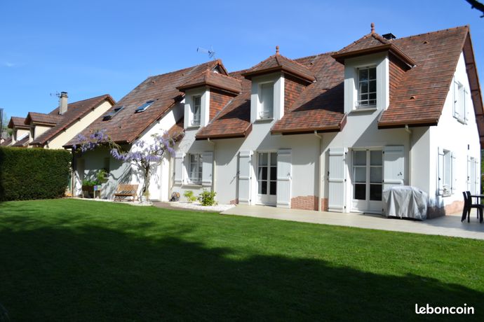 Maison. 7 pièces . 180 m²