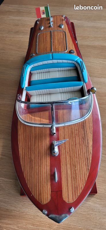 Maquette de bateau Aquarama - Inspiré du légendaire Riva – Maison Davis