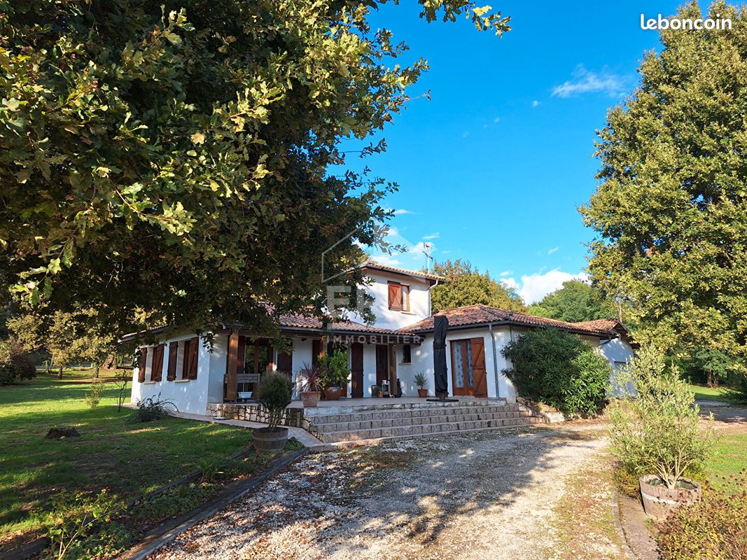 Maison 5 pièces 140 m² · à Montpon-Ménestérol · 140 m² · 284 000 €