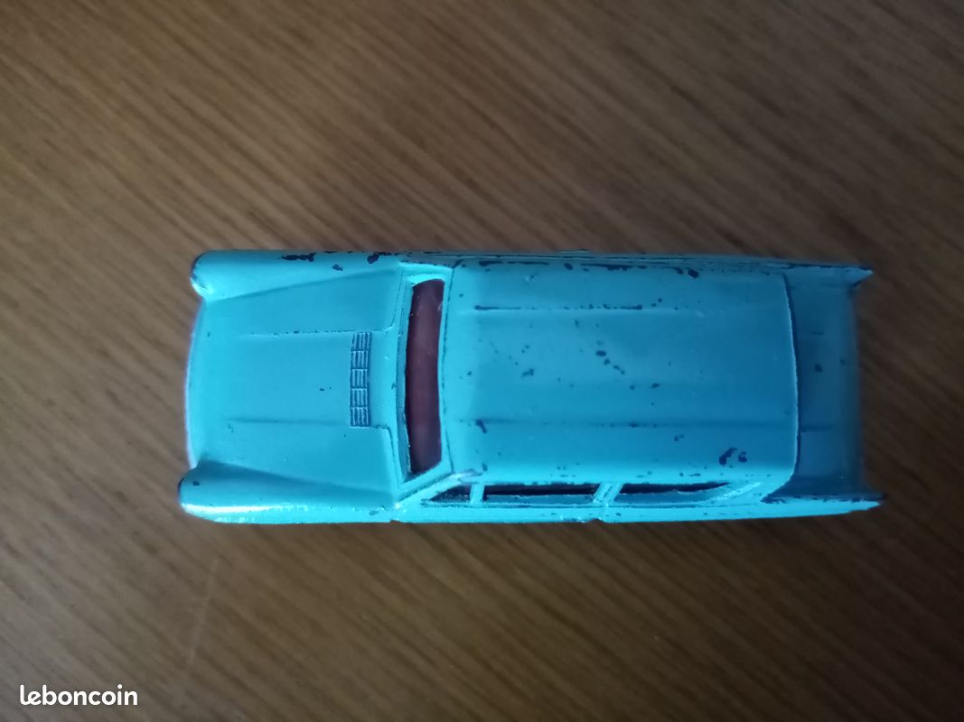 DINKY TOYS FORD ANGLIA 155 AVEC BOITE COMPLETE NO COPY