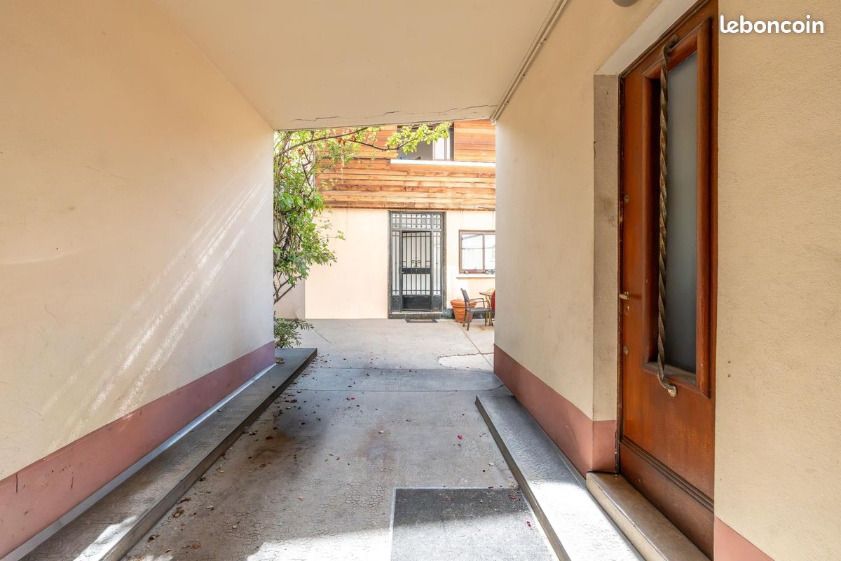 Maison 9 pièces 250 m² · à Fontenay-sous-Bois · 250 m² · 1 095 000 €