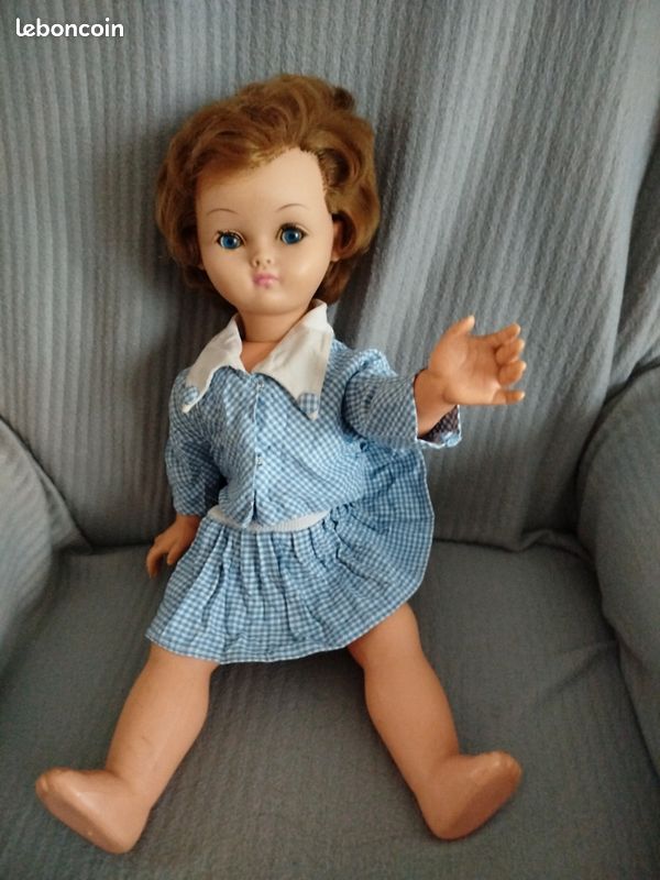PAR AMOUR DES POUPEES : poupée BELLA ancienne avec vetements