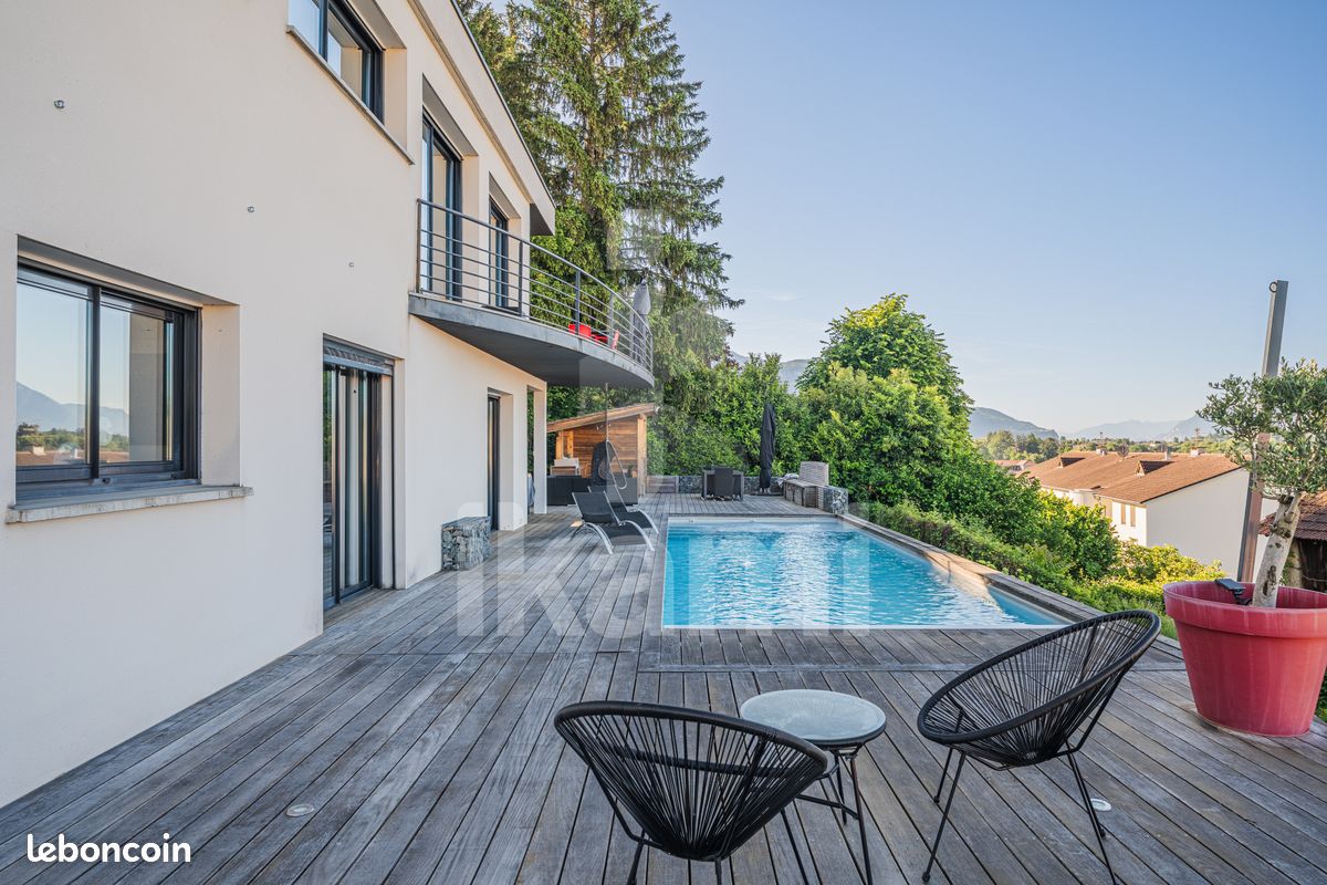 Maison 5 pièces 160 m² · à Voiron · 160 m² · 659 000 €