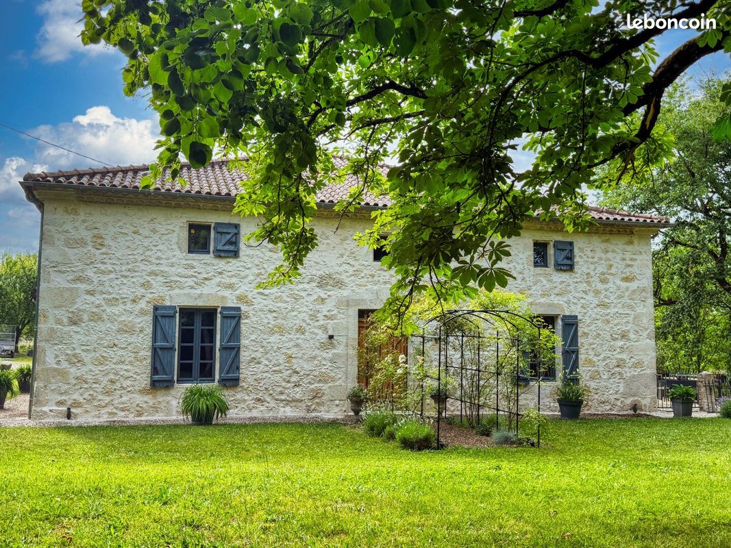Maison 7 pièces 317 m² · à Condom · 317 m² · 695 000 €