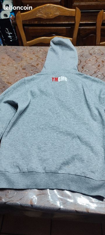Pull à capuche garçon YMCMB. Taille 14 ans. Très bon état. Prix 10 (image 5)