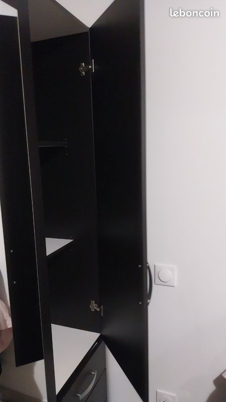 Urgent don grande armoire noire avec miroir (image 3)