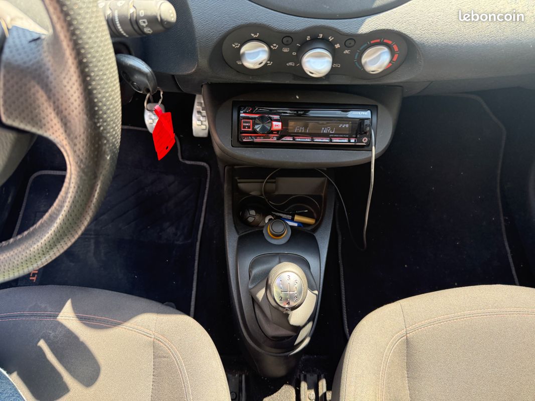 RENAULT Twingo RS 1.6 130ch - 2011 - 110 000 km - Kit Distribution fait à 109000 - Demi ligne - Suivi Complet (image 16)