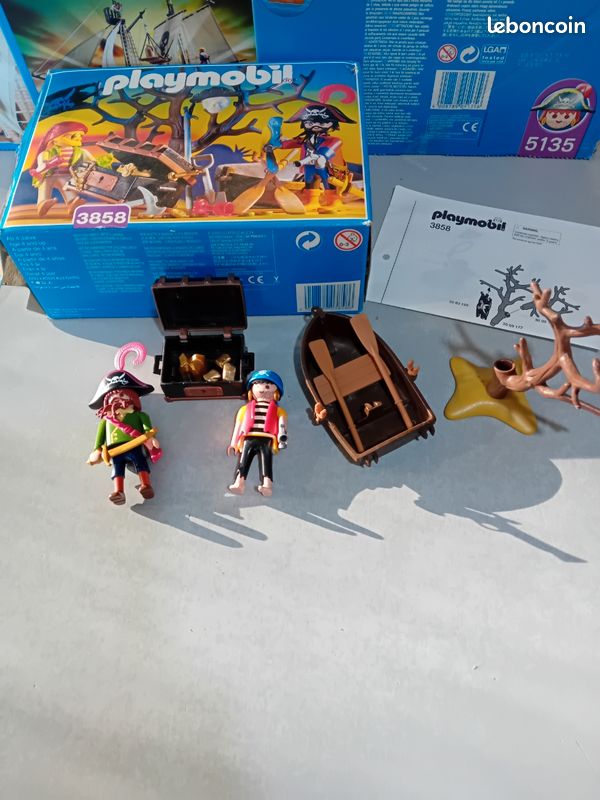 Playmobil Pirates 5135 – Grand Bateau Pirate Noir avec Voiles – avec boîte - Jeux & Jouets