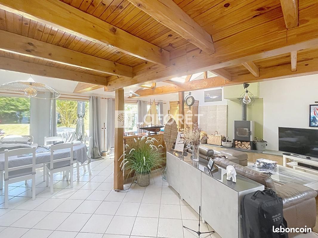 Maison 5 pièces 117 m² · à Lamotte-Buleux · 117 m² · 227 900 €