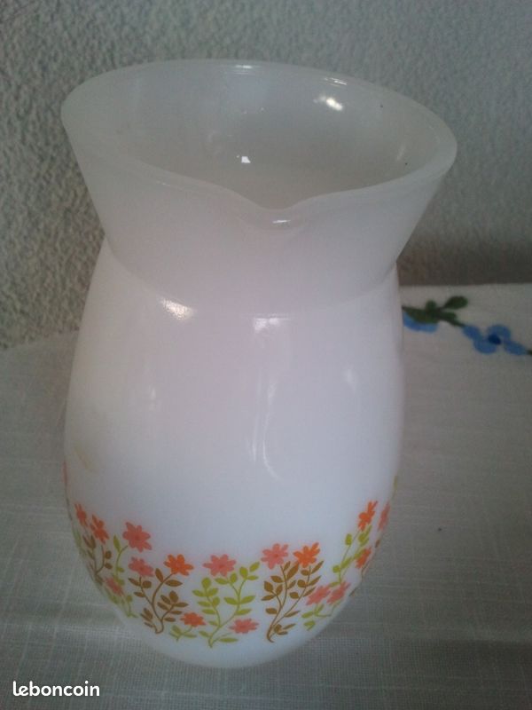 Cruche - Pichet en arcopal (image 6)