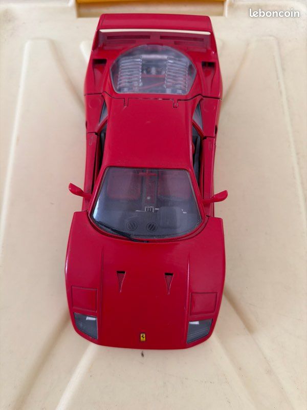 1:18 BBR Kyosho Ferrari F40 Métallique Rouge / Italien Flag Avec Vitrine