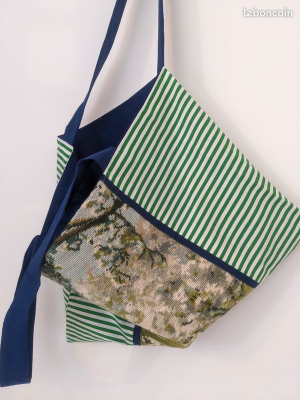 Sac à Main Vintage En Tissu – Grand Modèle – Style Clutch – Couleur Noir – État D’occasion
